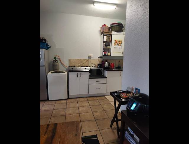 1 BEDROOM APARTMENT FOR SALE IN RUSTENBURG CENTRAL